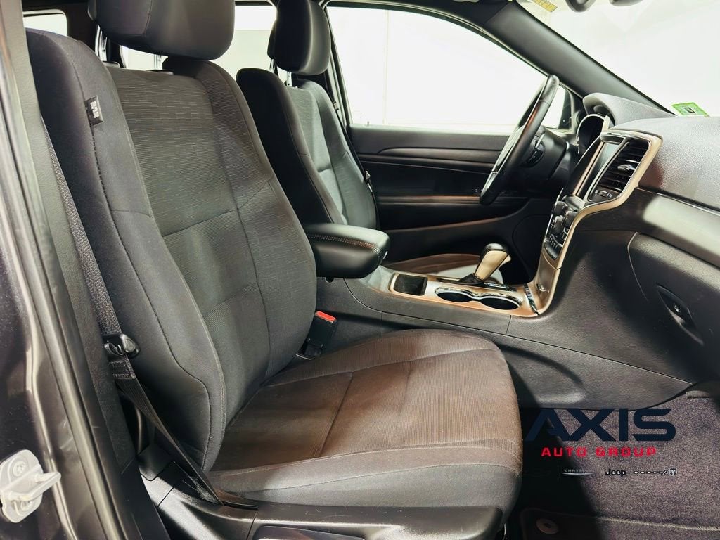 2017 Jeep Grand Cherokee Laredo 4x4