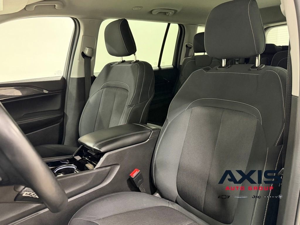 2022 Jeep Grand Cherokee L Laredo
