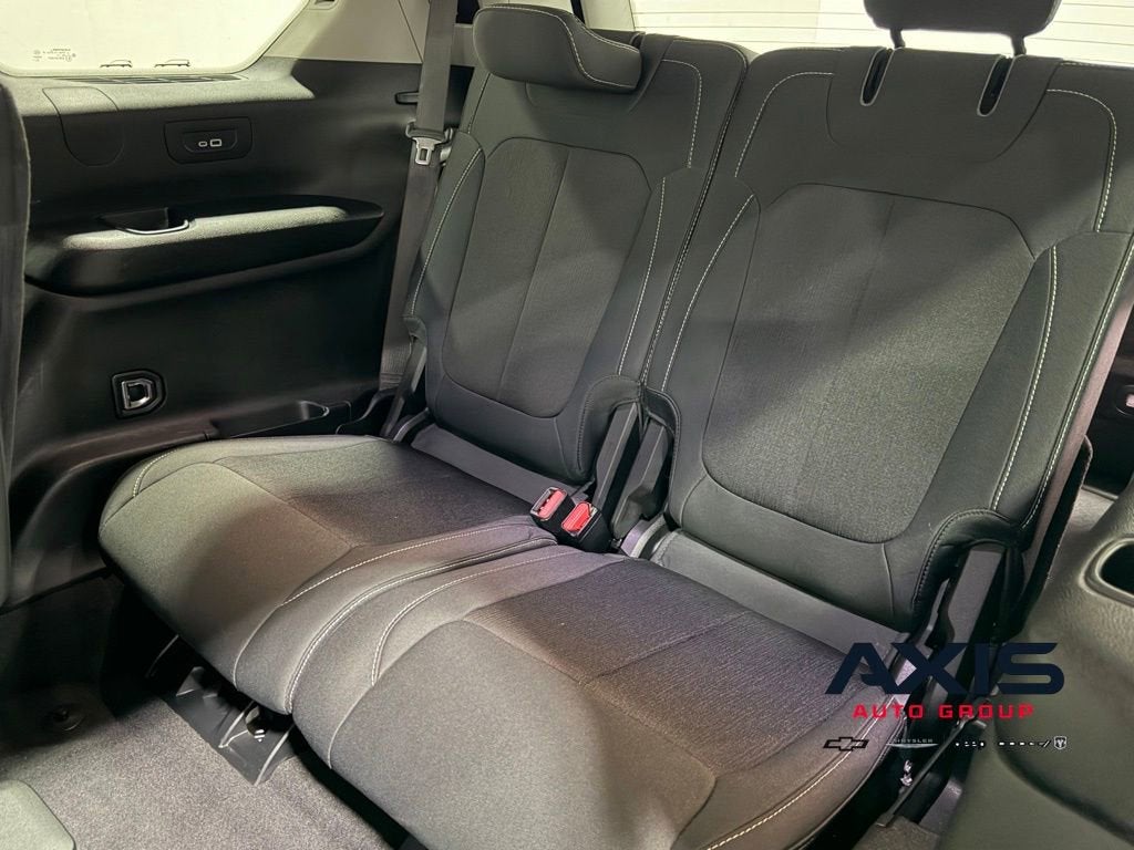 2022 Jeep Grand Cherokee L Laredo