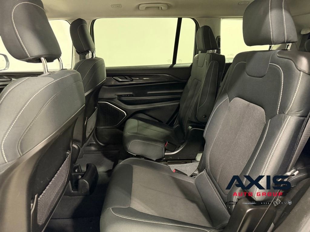 2022 Jeep Grand Cherokee L Laredo