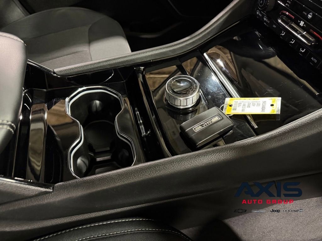 2022 Jeep Grand Cherokee L Laredo