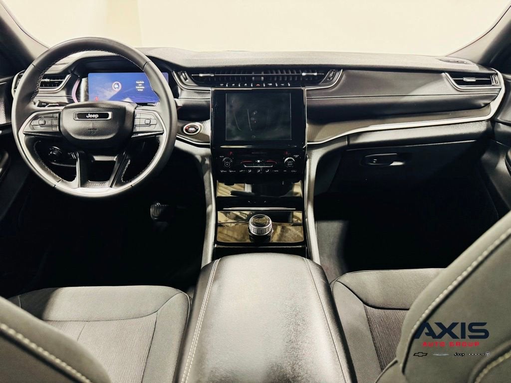 2024 Jeep Grand Cherokee L Laredo 4x4