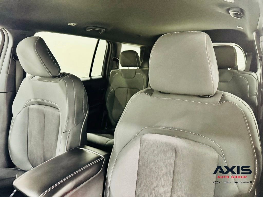 2024 Jeep Grand Cherokee L Laredo 4x4