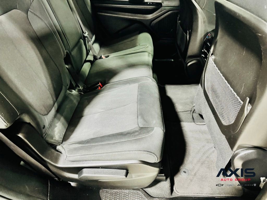 2024 Jeep Grand Cherokee L Laredo 4x4