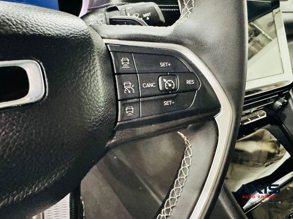 2024 Jeep Grand Cherokee L Laredo 4x4