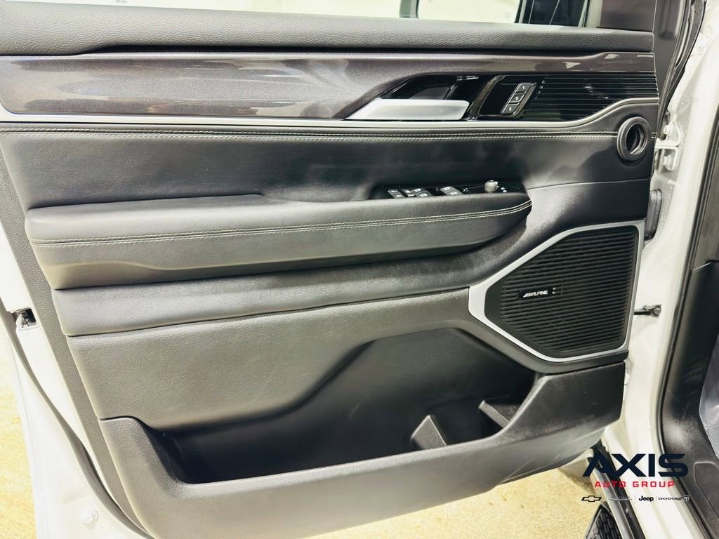 2024 Jeep Wagoneer BASE