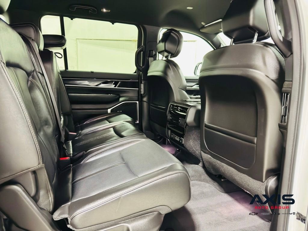 2024 Jeep Wagoneer BASE