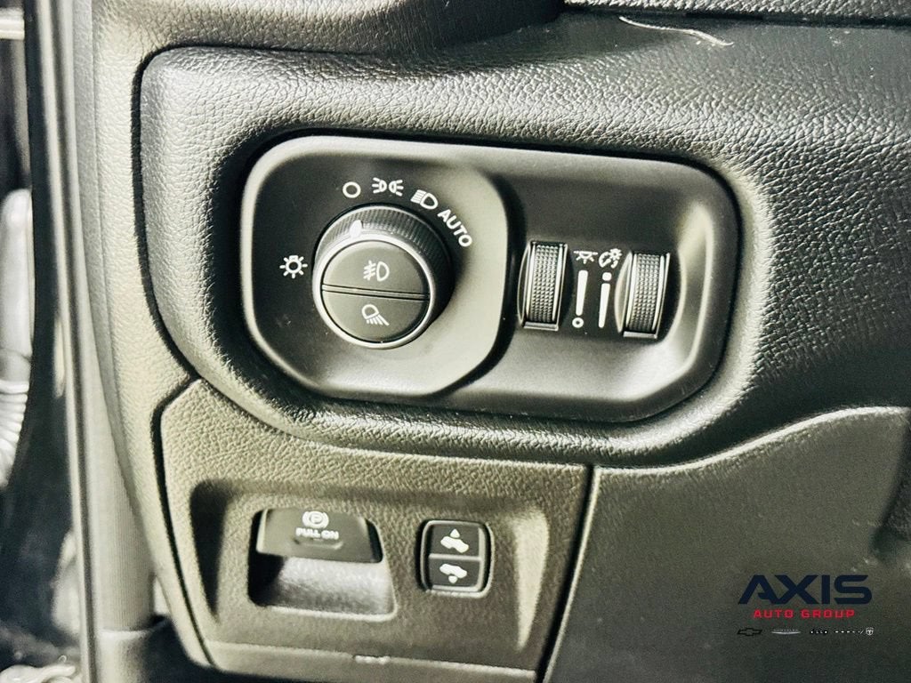 2021 RAM 1500 Laramie Crew Cab 4x4 5'7" Box