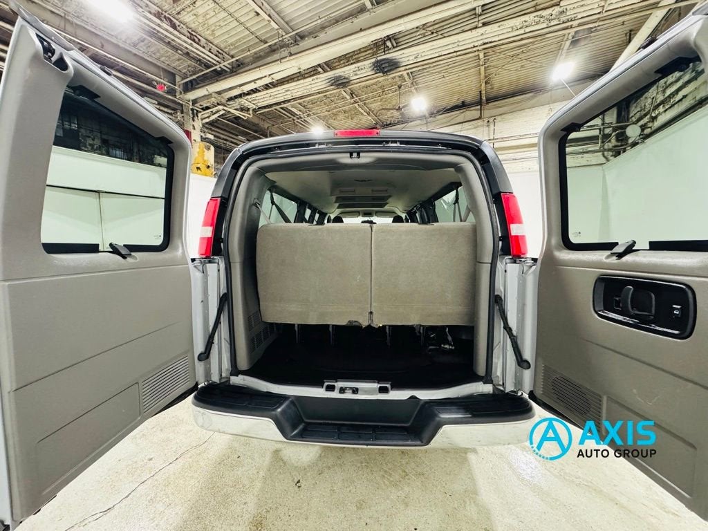 2017 Chevrolet Express Passenger 3500 LT