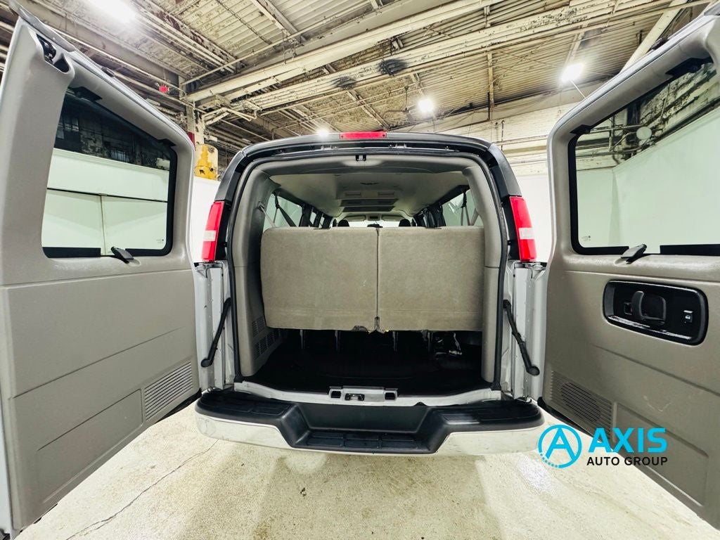 2017 Chevrolet Express Passenger 3500 LT