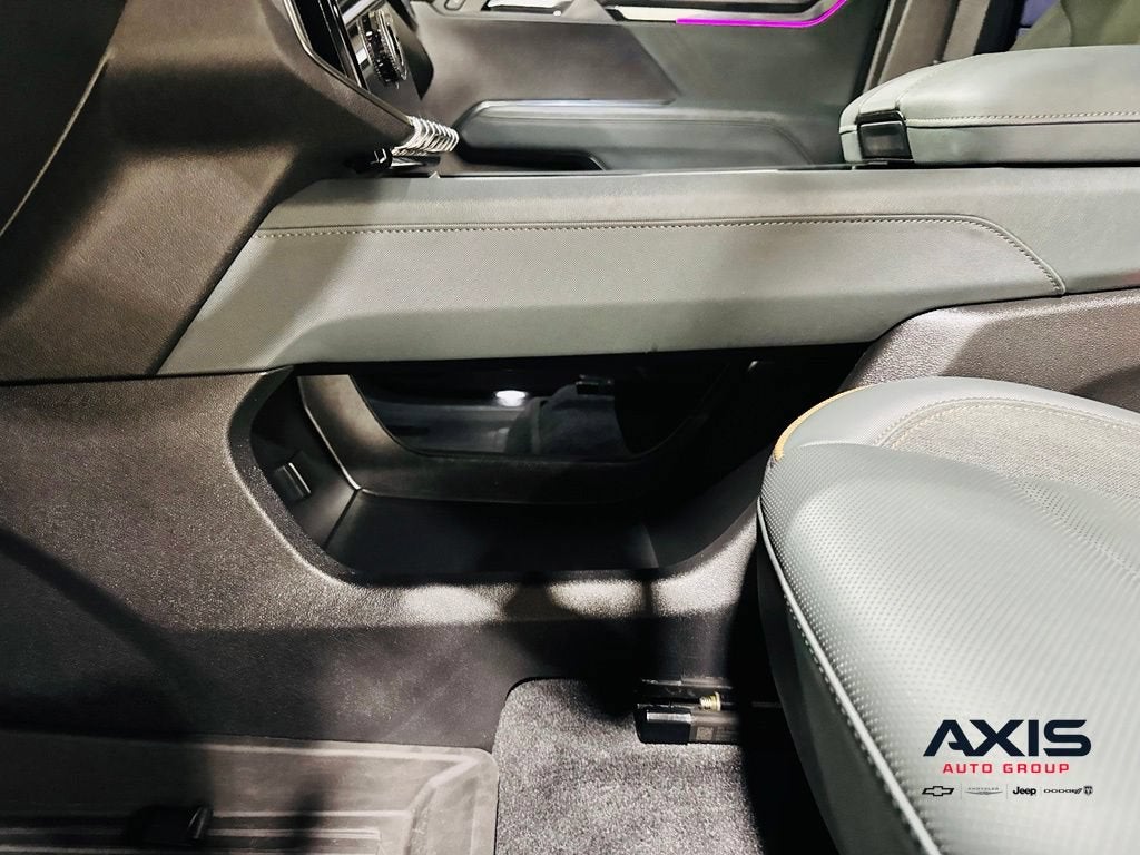 2024 GMC Acadia AT4