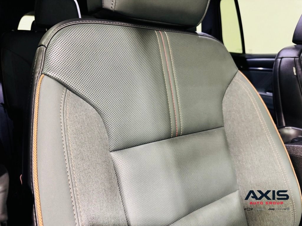 2024 GMC Acadia AT4