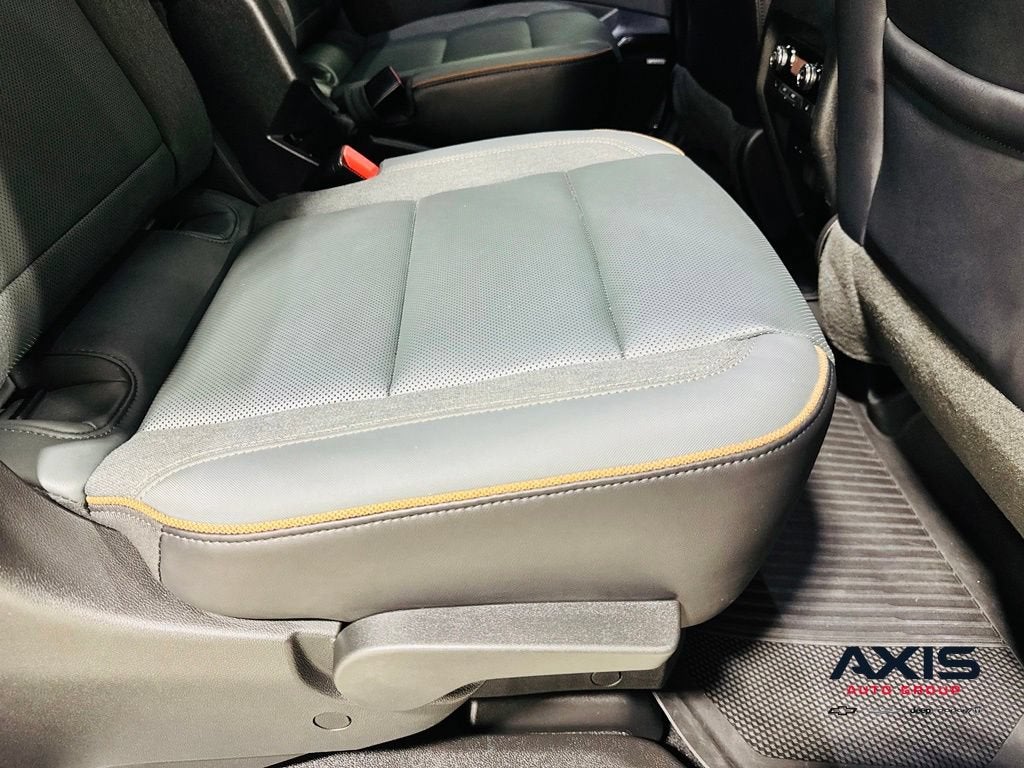 2024 GMC Acadia AT4
