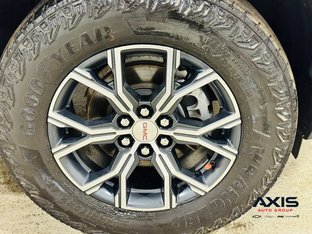 2024 GMC Acadia AT4