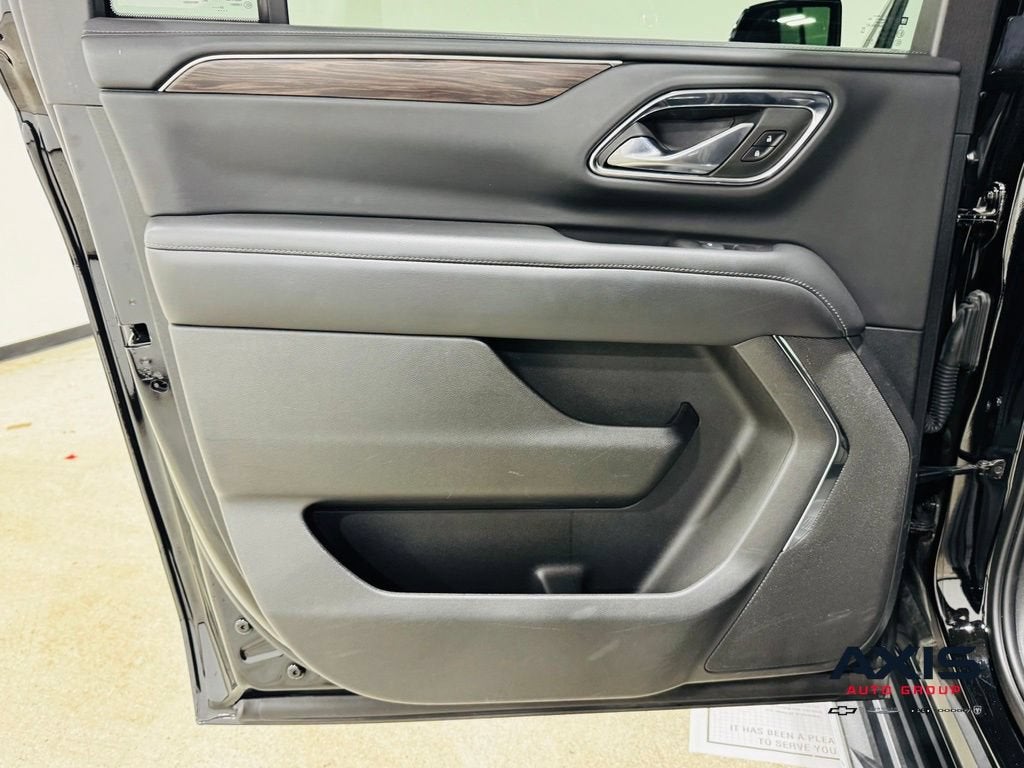 2023 Chevrolet Suburban LS