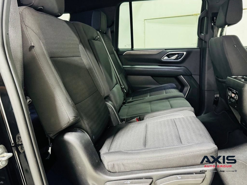 2023 Chevrolet Suburban LS