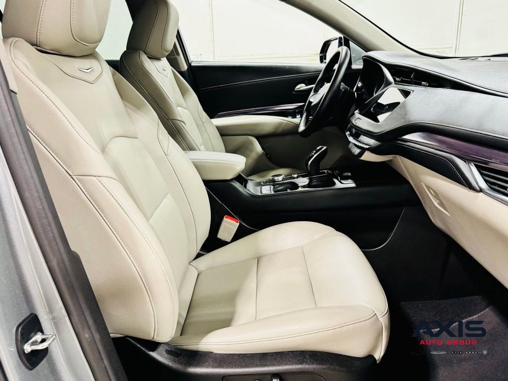 2023 Cadillac XT4 Luxury