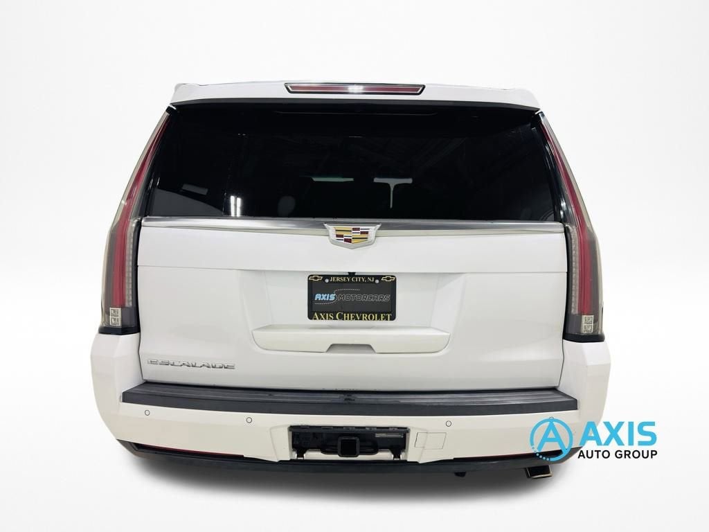 2016 Cadillac Escalade Luxury Collection