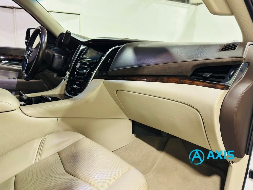 2016 Cadillac Escalade Luxury Collection