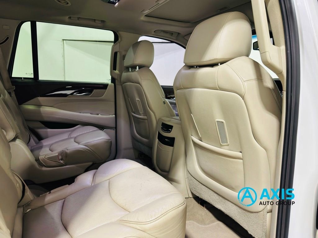 2016 Cadillac Escalade Luxury Collection