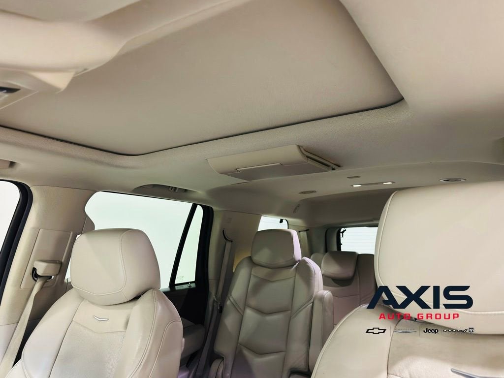 2016 Cadillac Escalade Luxury Collection