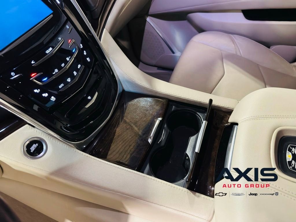 2016 Cadillac Escalade Luxury Collection