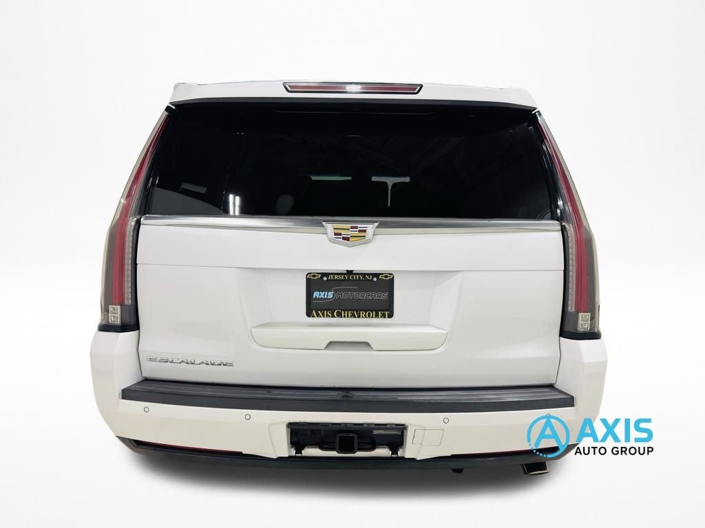 2016 Cadillac Escalade Luxury Collection