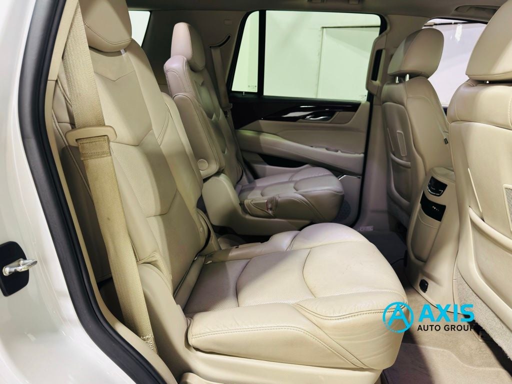 2016 Cadillac Escalade Luxury Collection