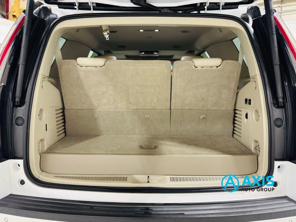 2016 Cadillac Escalade Luxury Collection