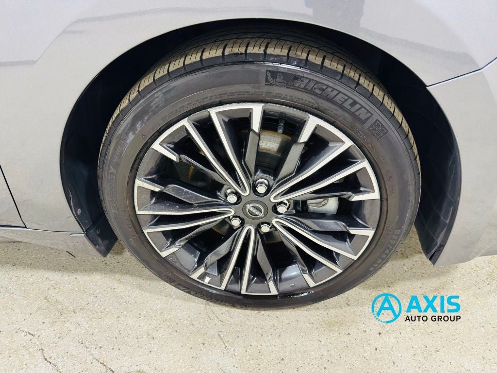 2023 Nissan Maxima SV