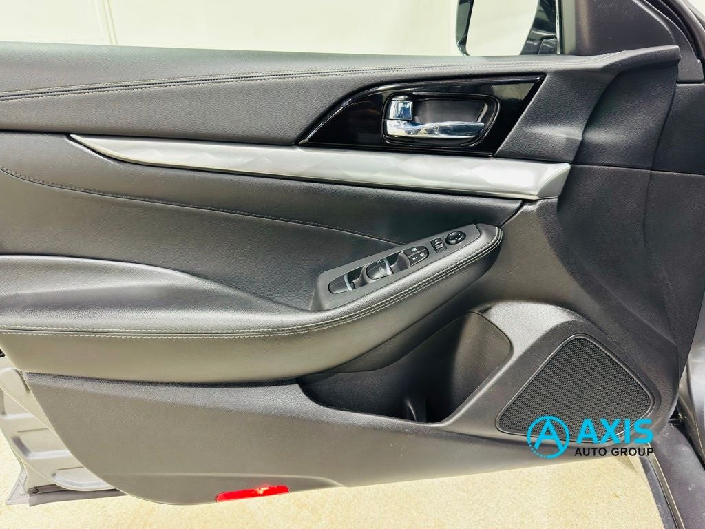 2023 Nissan Maxima SV