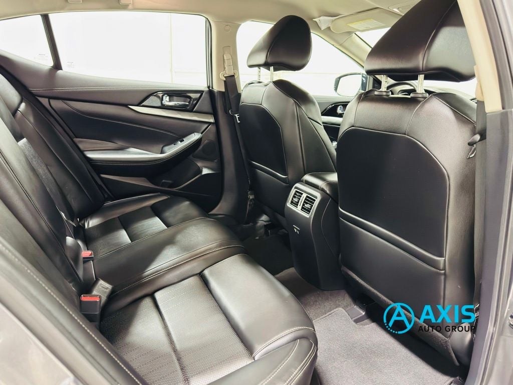 2023 Nissan Maxima SV