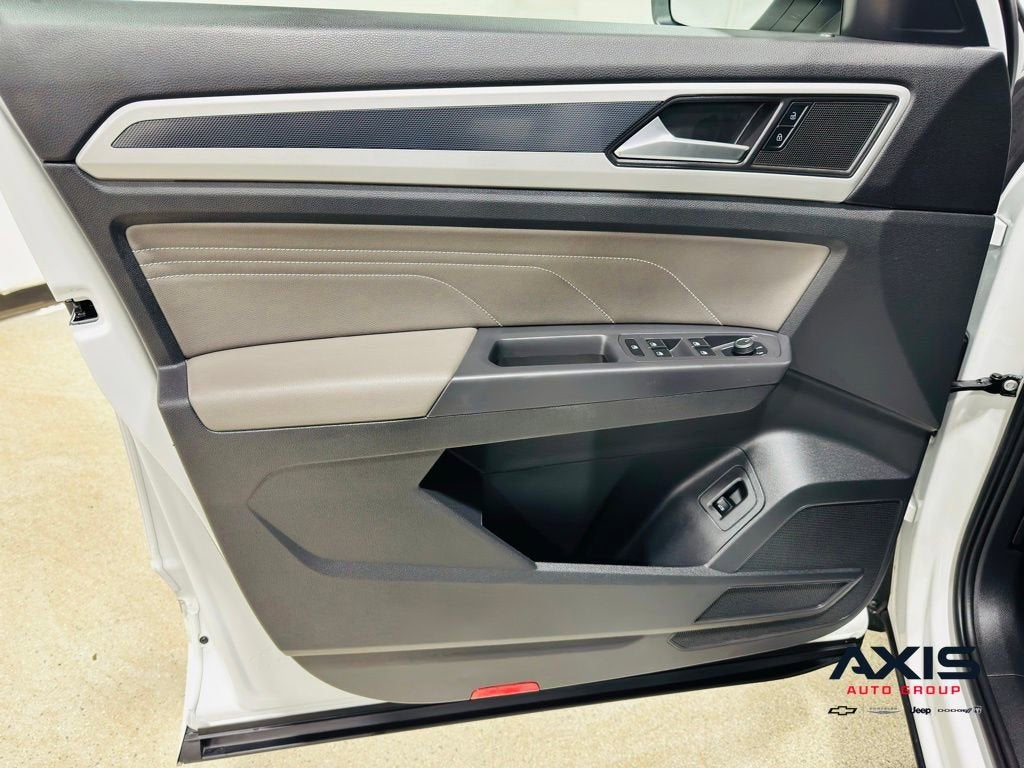 2021 Volkswagen Atlas 3.6L V6 SE w/Technology R-Line