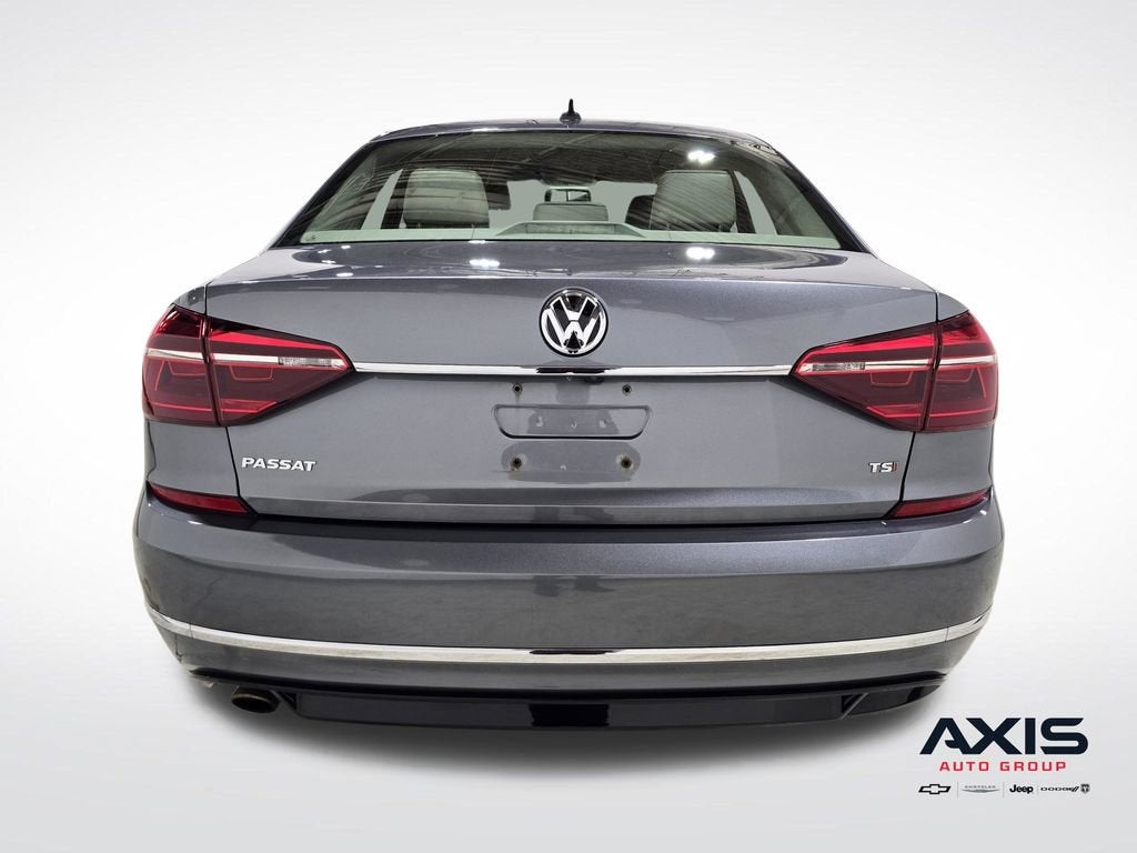 2017 Volkswagen Passat 1.8T R-Line