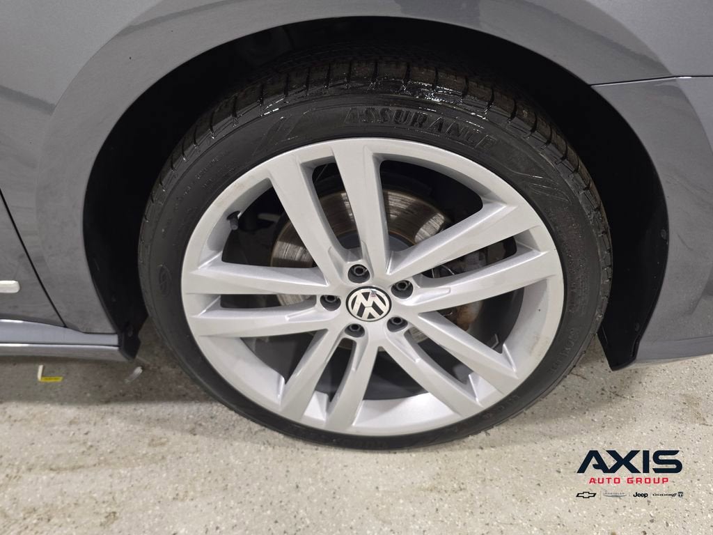 2017 Volkswagen Passat 1.8T R-Line