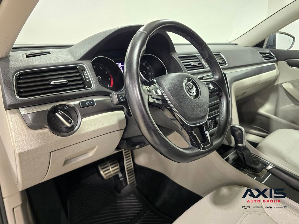2017 Volkswagen Passat 1.8T R-Line
