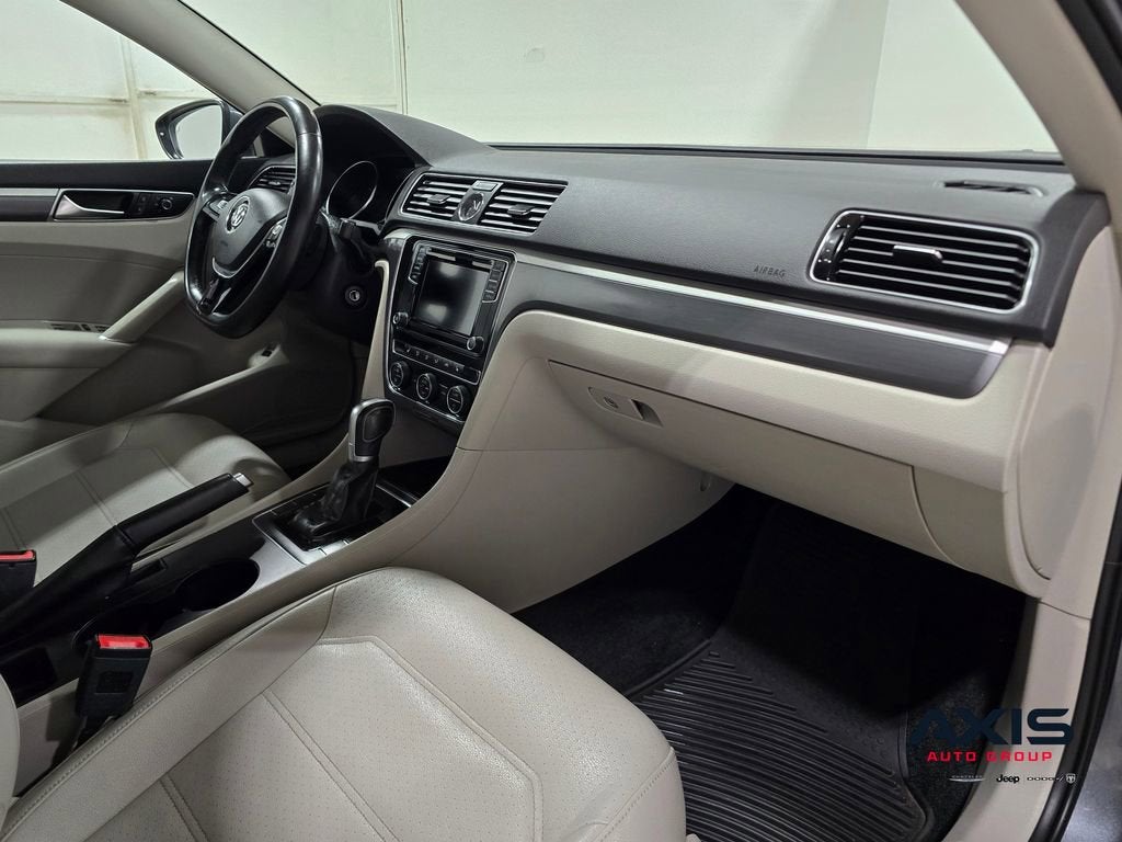2017 Volkswagen Passat 1.8T R-Line