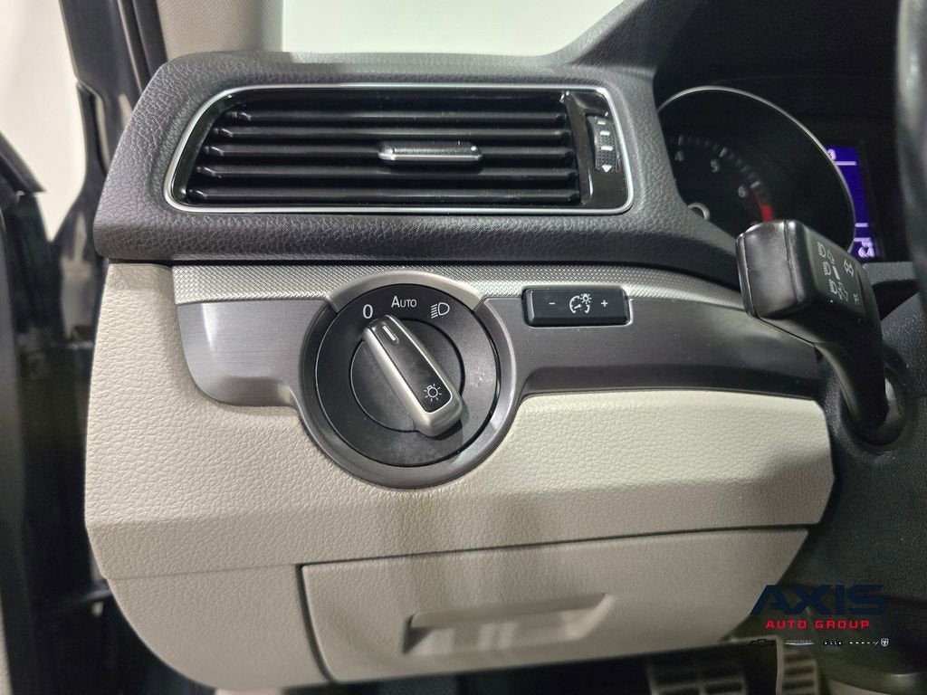2017 Volkswagen Passat 1.8T R-Line