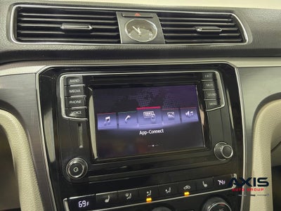 2017 Volkswagen Passat 1.8T R-Line