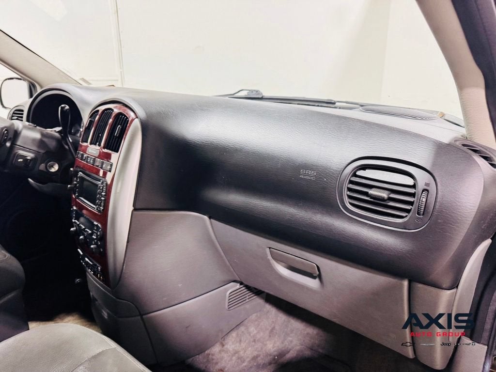 2006 Chrysler Town & Country LWB Limited