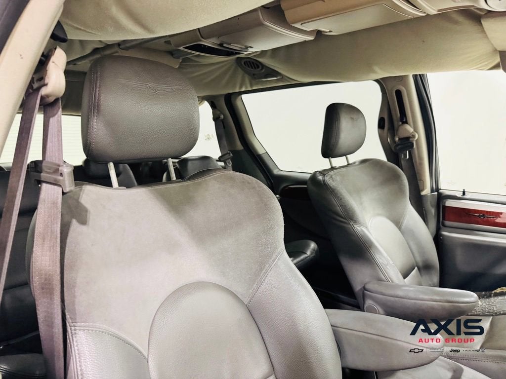 2006 Chrysler Town & Country LWB Limited