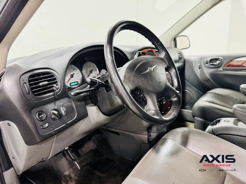 2006 Chrysler Town & Country LWB Limited