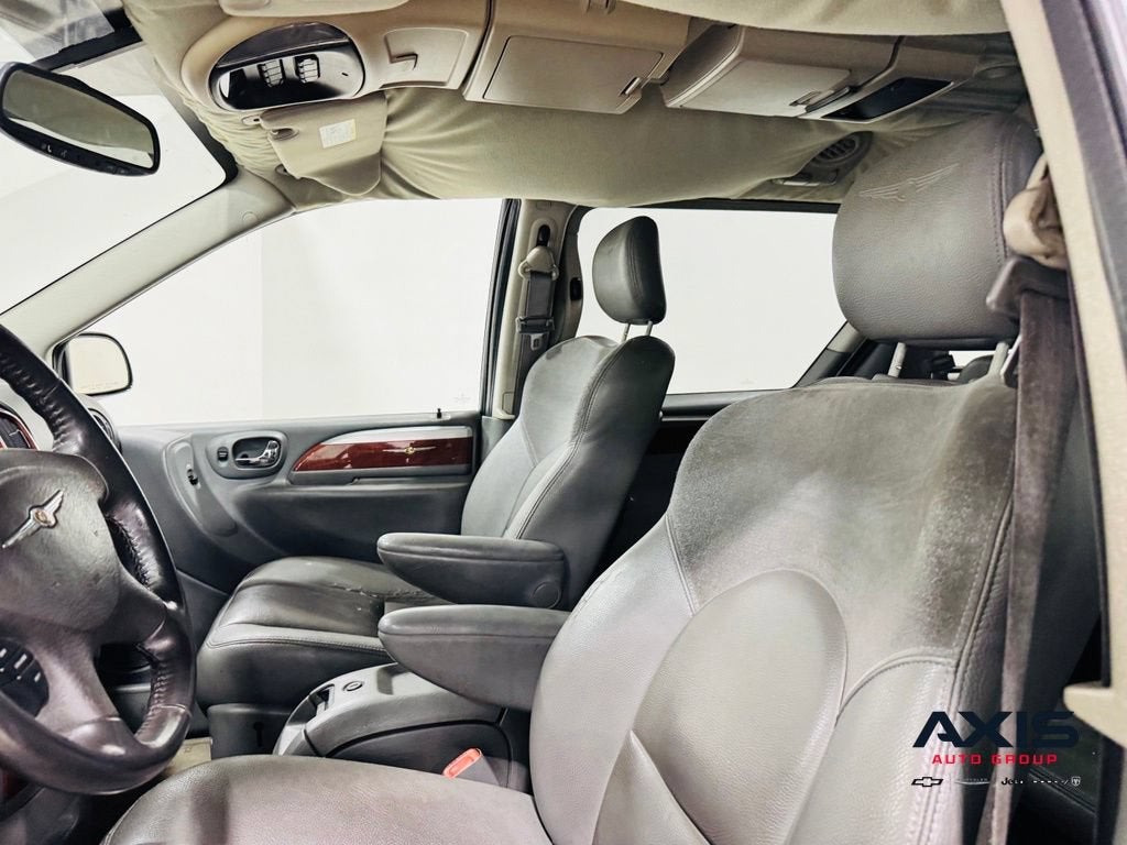 2006 Chrysler Town & Country LWB Limited