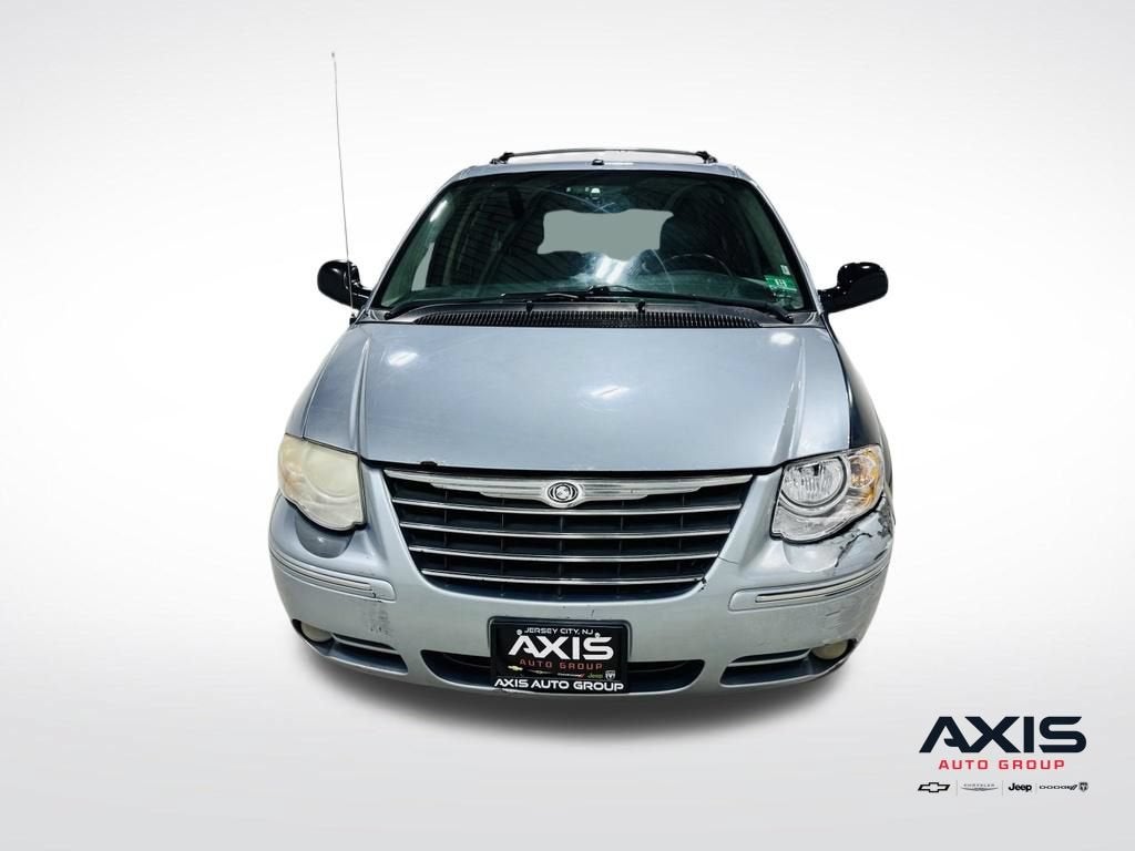 2006 Chrysler Town & Country LWB Limited