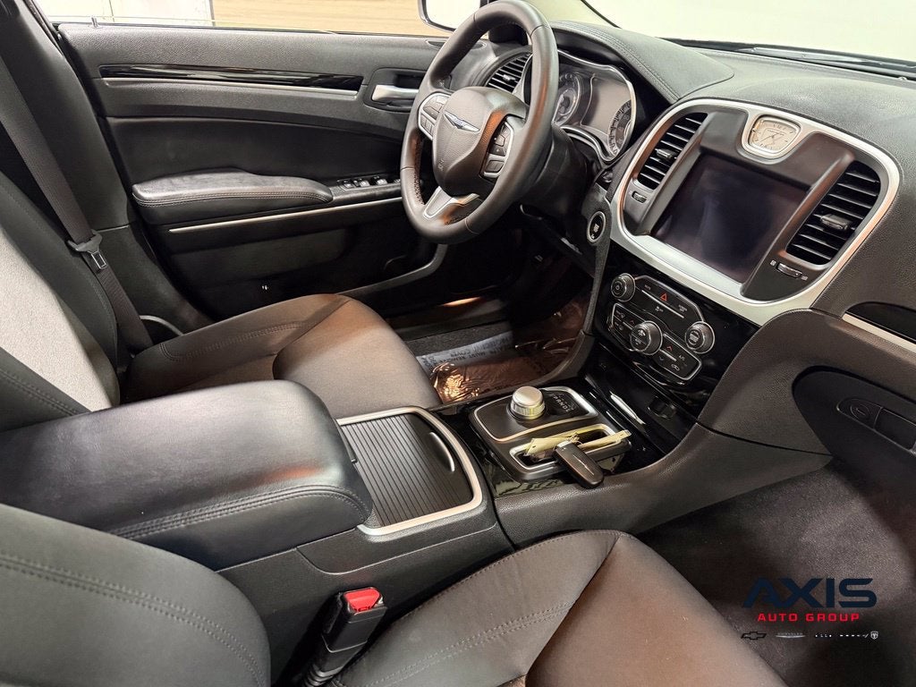 2023 Chrysler 300 Touring AWD