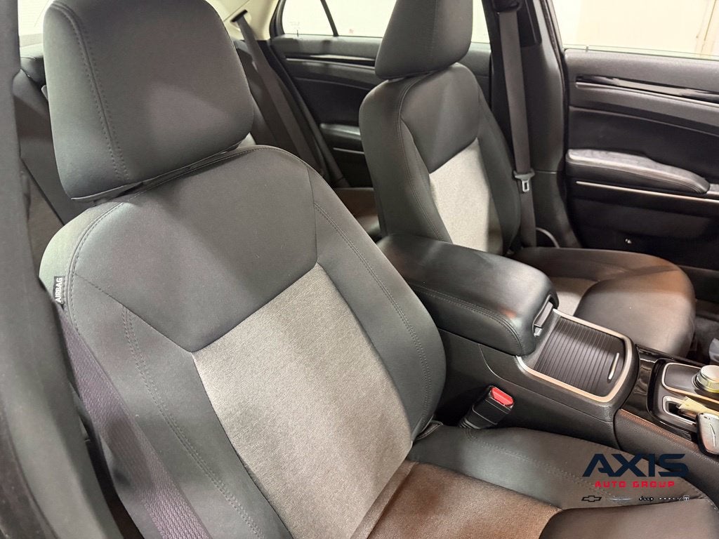 2023 Chrysler 300 Touring AWD