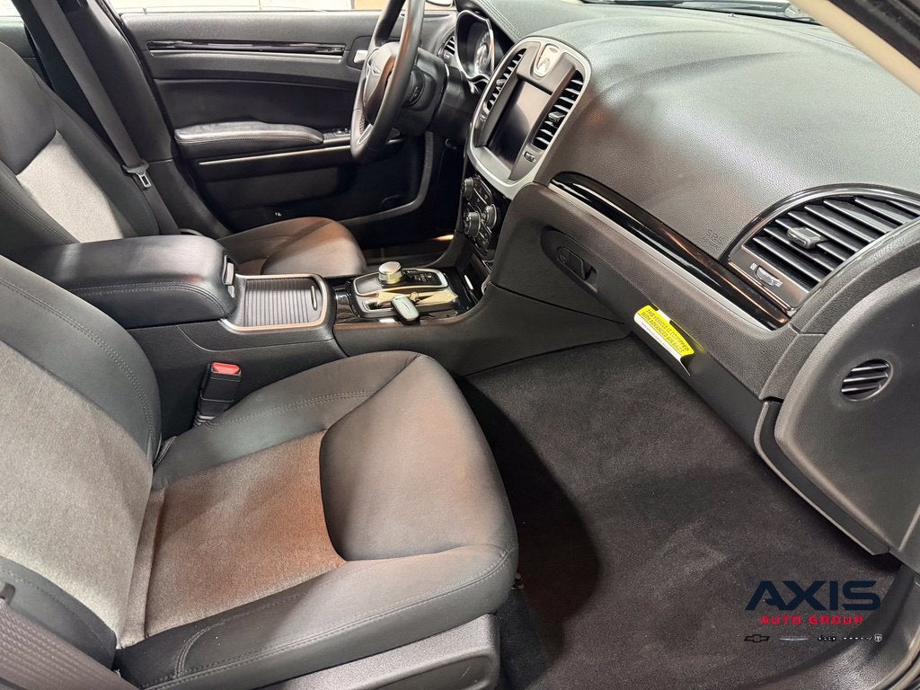 2023 Chrysler 300 Touring AWD