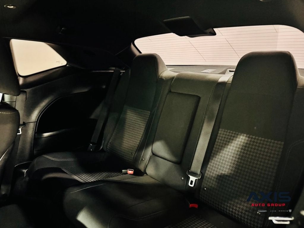 2016 Dodge Challenger SXT