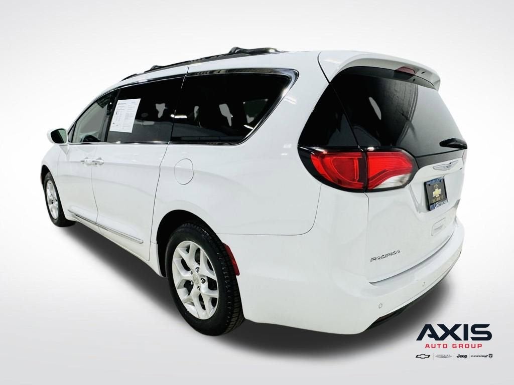 2017 Chrysler Pacifica Touring-L Plus