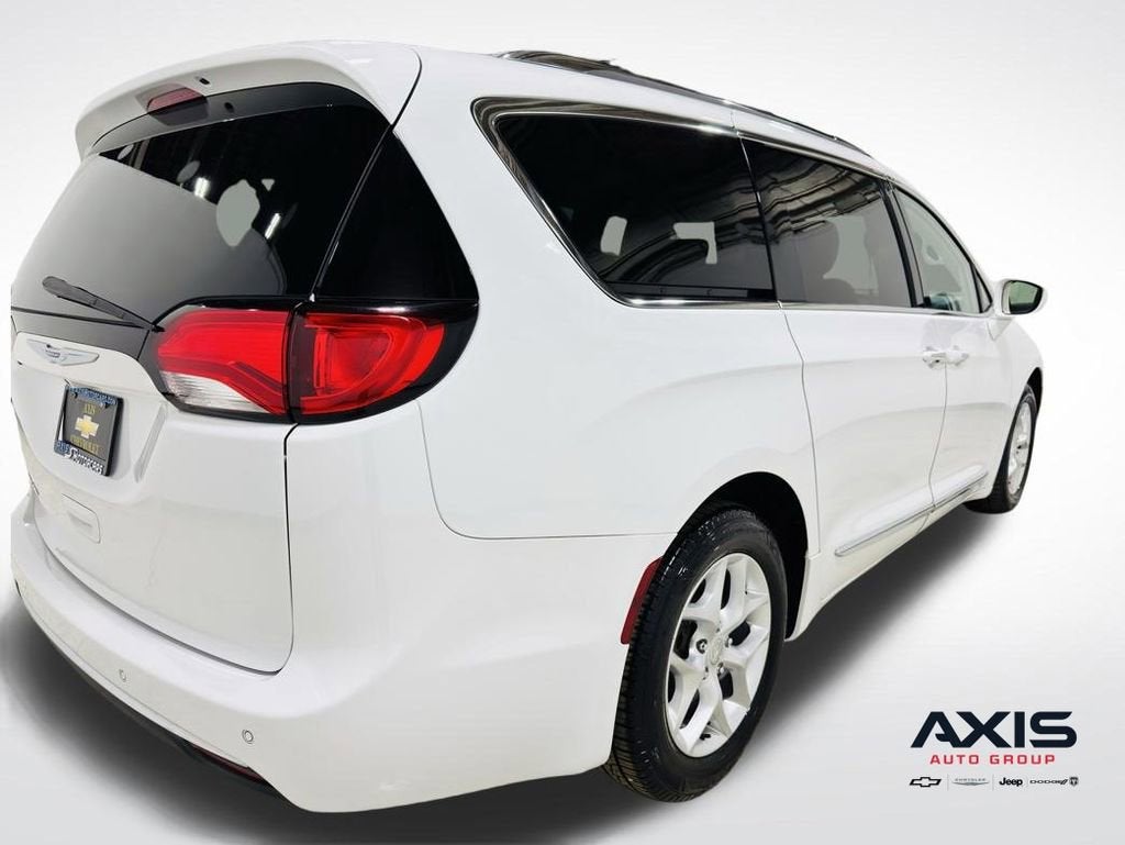 2017 Chrysler Pacifica Touring-L Plus